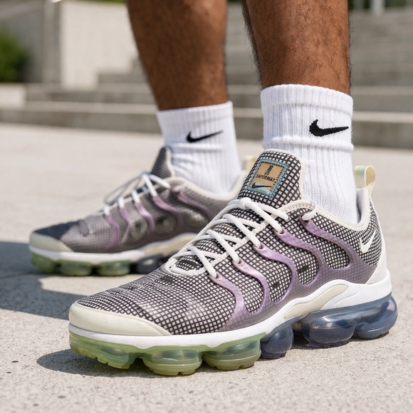 Nike Other - Nike Air VaporMax Plus Men’s 11 - Grey Purple Iridescent Bubble Running Shoe